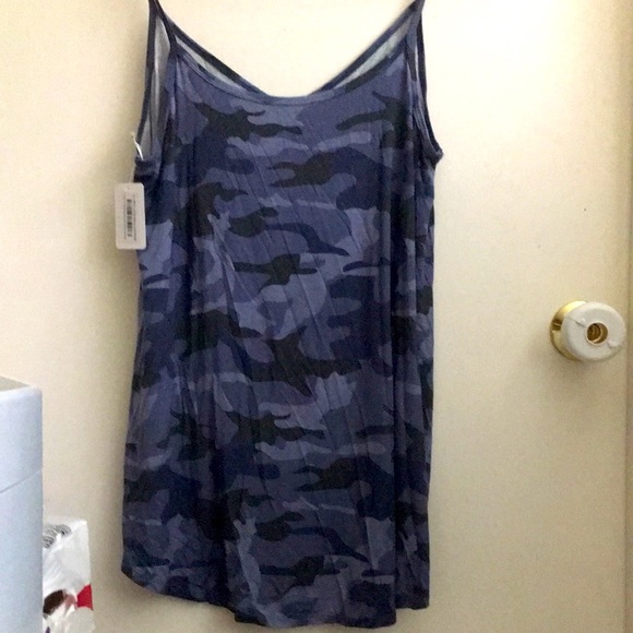 Reversible Flared Tank - Picture 3 of 3